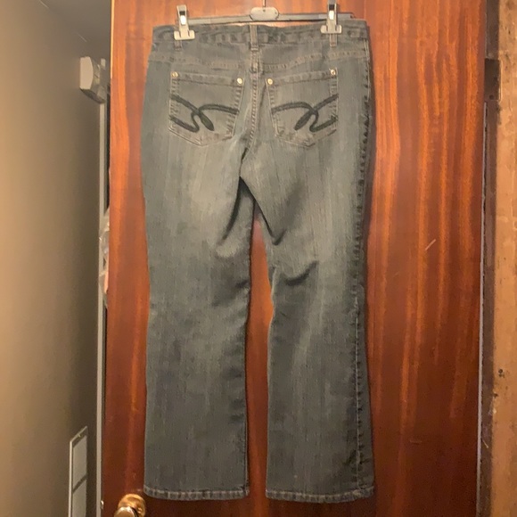 Women’s 12 Petite Bum Equipment Jeans - Picture 5 of 5